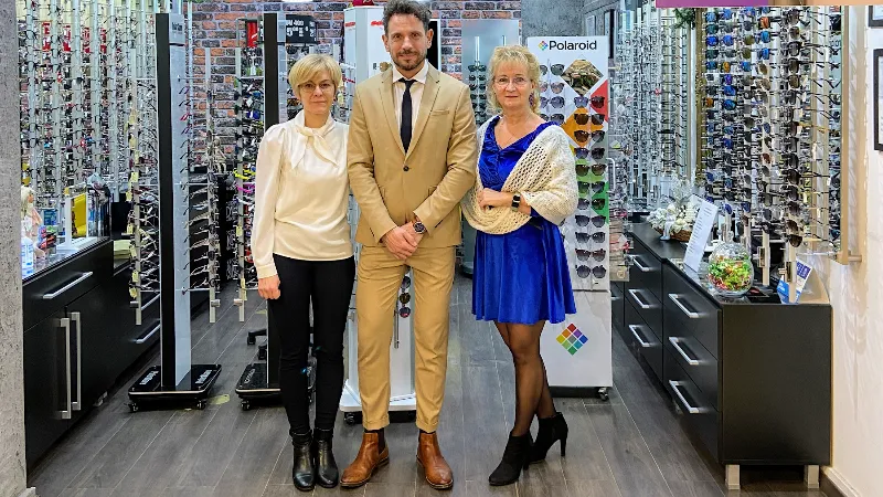 A Lehel Optika csapata az üzletben